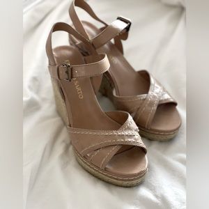 ⭐️FRANCO SARTO wedge sandals beautiful nude colour. Buckle closure.  Size 9 ⭐️